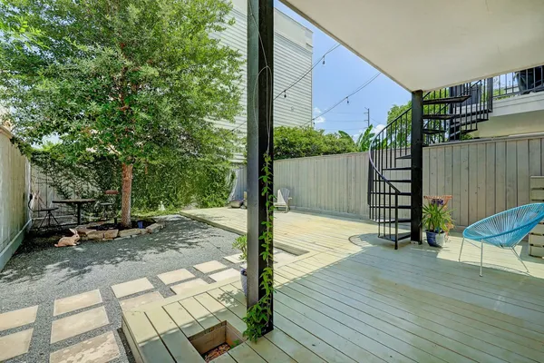 $3,995 | 2014 Crockett Street, Houston, TX 77007