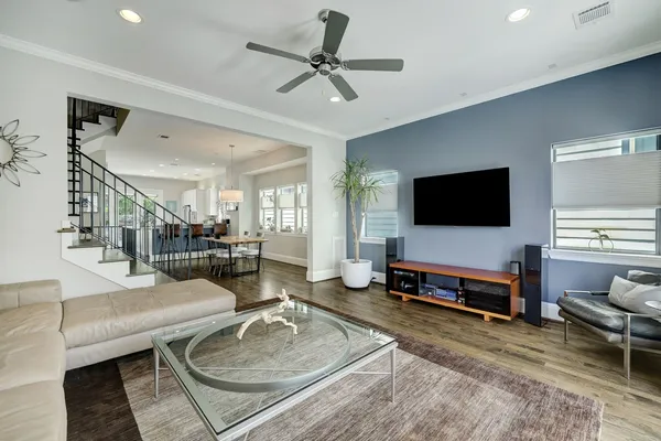 $3,995 | 2014 Crockett Street, Houston, TX 77007