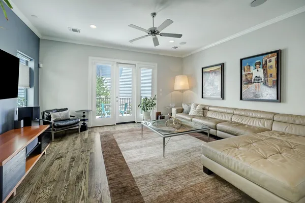 $3,995 | 2014 Crockett Street, Houston, TX 77007