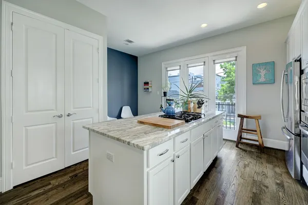 $3,995 | 2014 Crockett Street, Houston, TX 77007