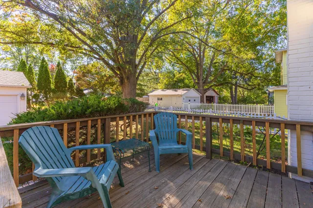 a outdoor view with a bench