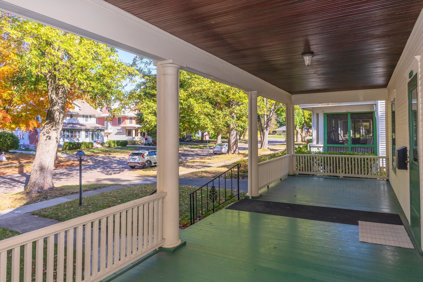 1513 East Grove Street Bloomington, IL 61701 - Photo 5 of 48 a view of a porch and garden