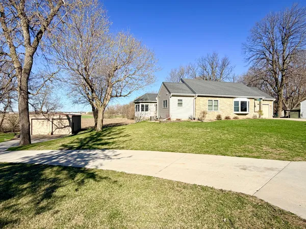 $357,500 | 622 Woodcrest Avenue, Worthington, MN 56187