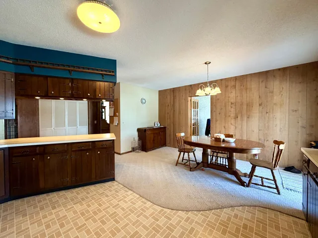 $385,000 | 622 Woodcrest Avenue, Worthington, MN 56187