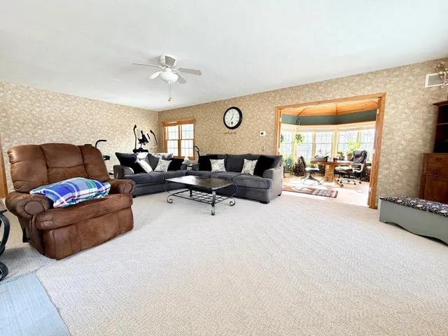 $385,000 | 622 Woodcrest Avenue, Worthington, MN 56187