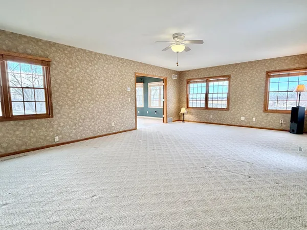 $357,500 | 622 Woodcrest Avenue, Worthington, MN 56187