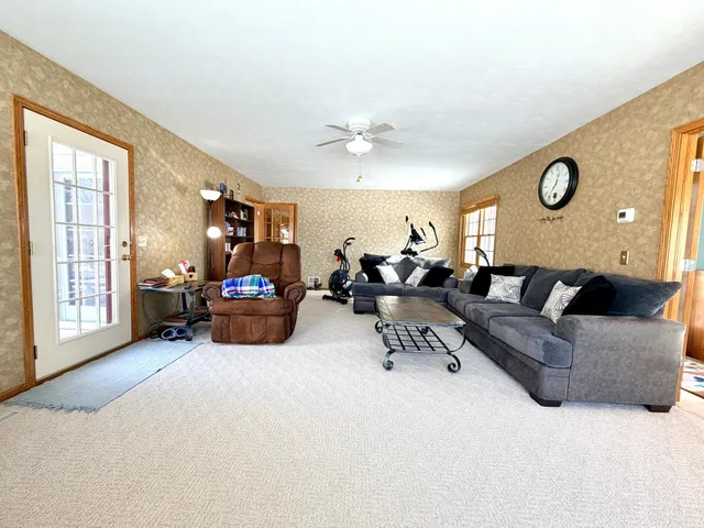 $385,000 | 622 Woodcrest Avenue, Worthington, MN 56187