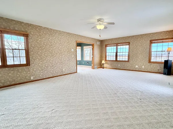 $349,900 | 622 Woodcrest Avenue, Worthington, MN 56187