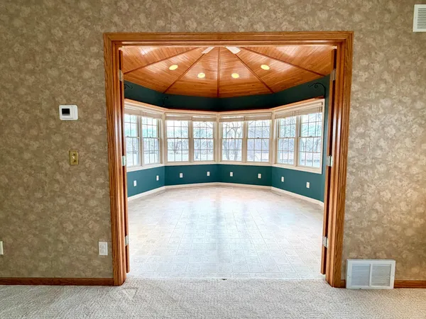 $357,500 | 622 Woodcrest Avenue, Worthington, MN 56187