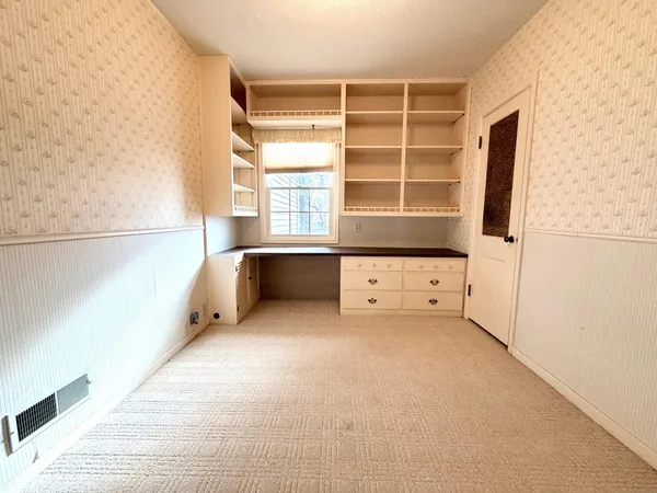 $357,500 | 622 Woodcrest Avenue, Worthington, MN 56187