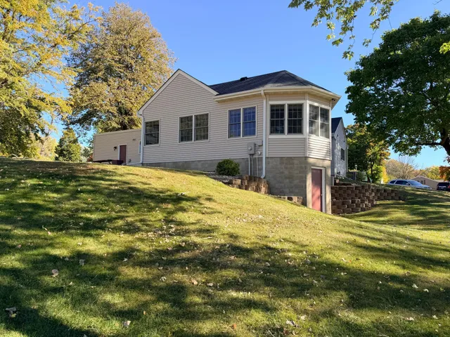 $385,000 | 622 Woodcrest Avenue, Worthington, MN 56187