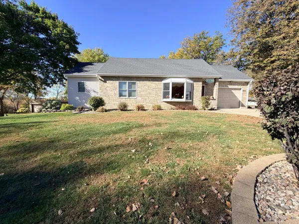 $357,500 | 622 Woodcrest Avenue, Worthington, MN 56187