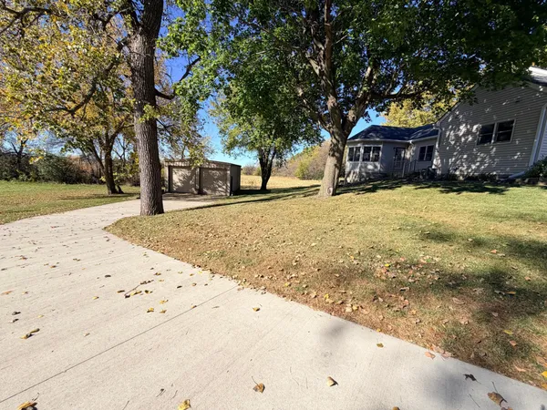 $349,900 | 622 Woodcrest Avenue, Worthington, MN 56187