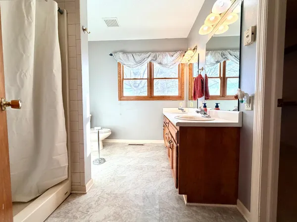 $357,500 | 622 Woodcrest Avenue, Worthington, MN 56187