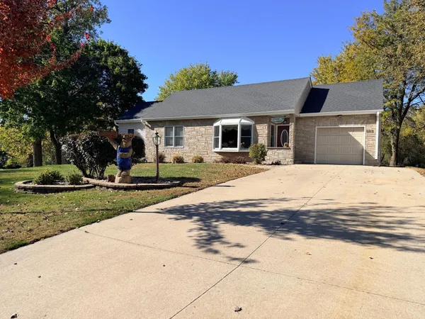 $357,500 | 622 Woodcrest Avenue, Worthington, MN 56187