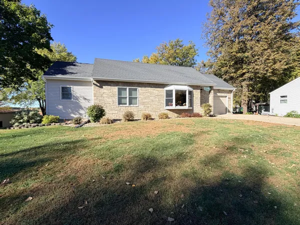 $357,500 | 622 Woodcrest Avenue, Worthington, MN 56187