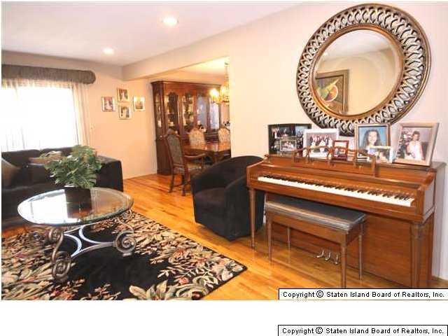 286 Green Valley Road Staten Island, NY 10312 - Photo 8 of 8 Additional Photo