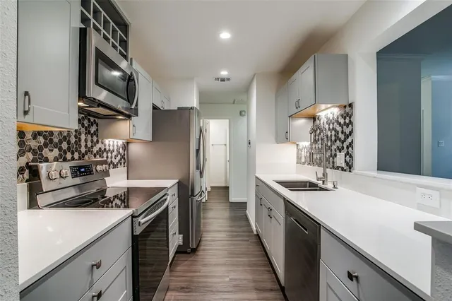 $1,800 | 8601 Park Lane, Unit 111, Dallas, TX 75231