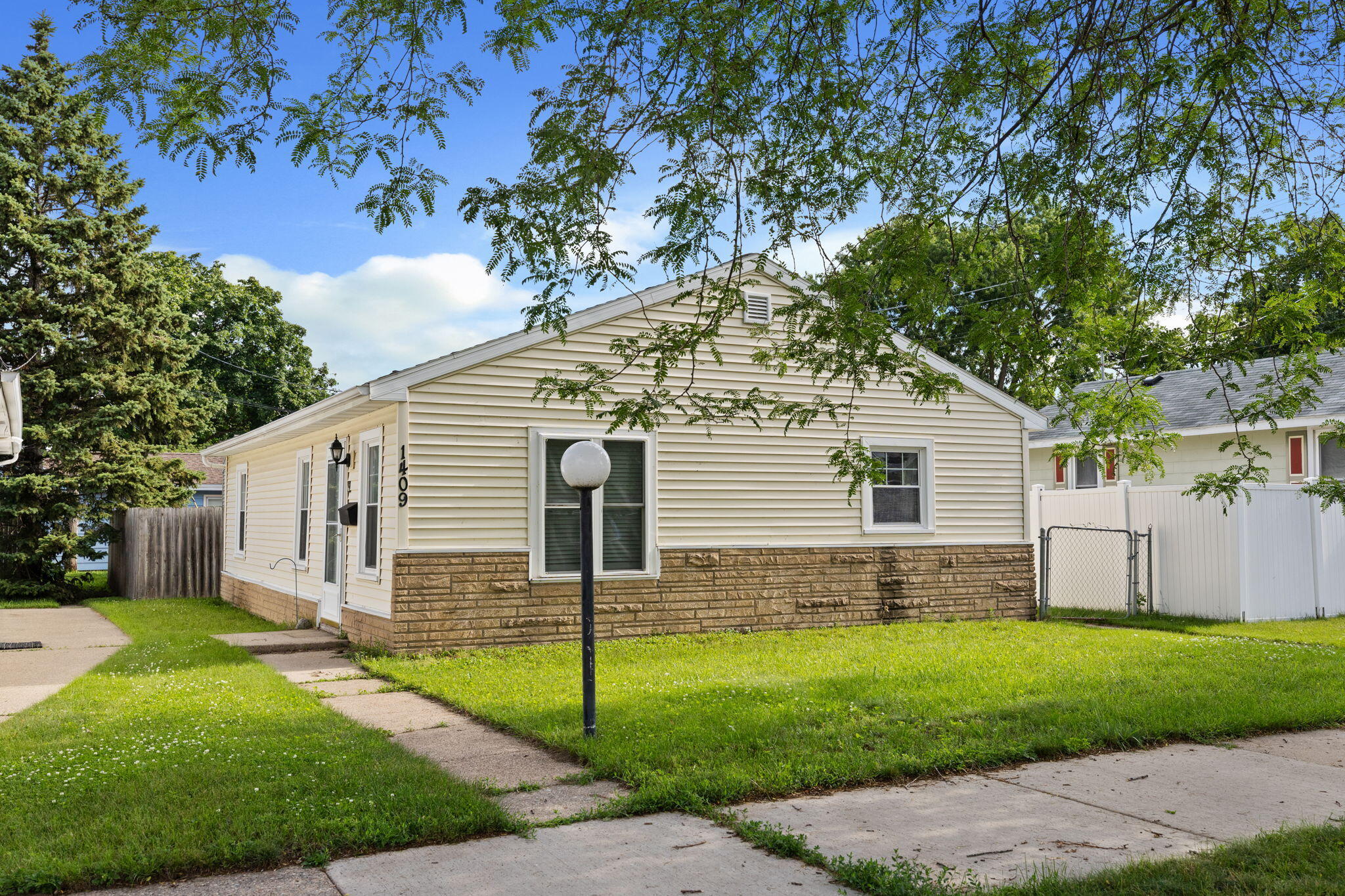 1-web-or-mls-222A2759