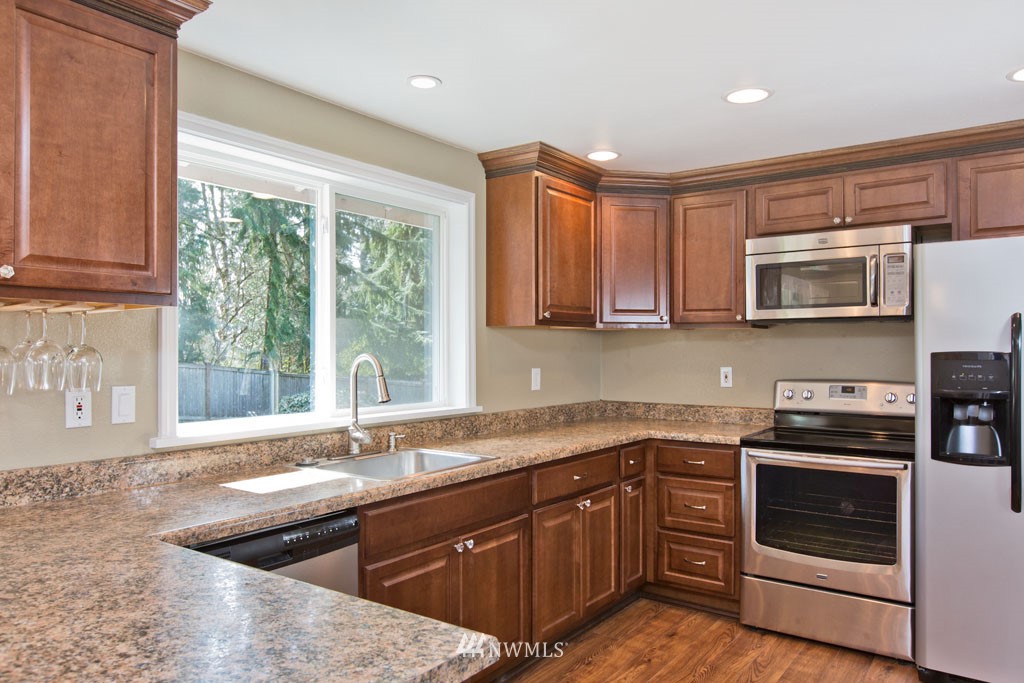 116 183rd Street Southwest Bothell, WA 98012 - Photo 5 of 15