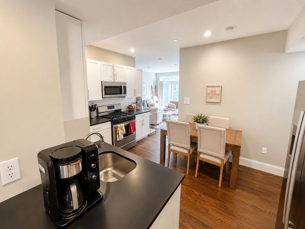 154 Gold Street, Unit 1 Boston, MA 02127 - Photo 4 of 14