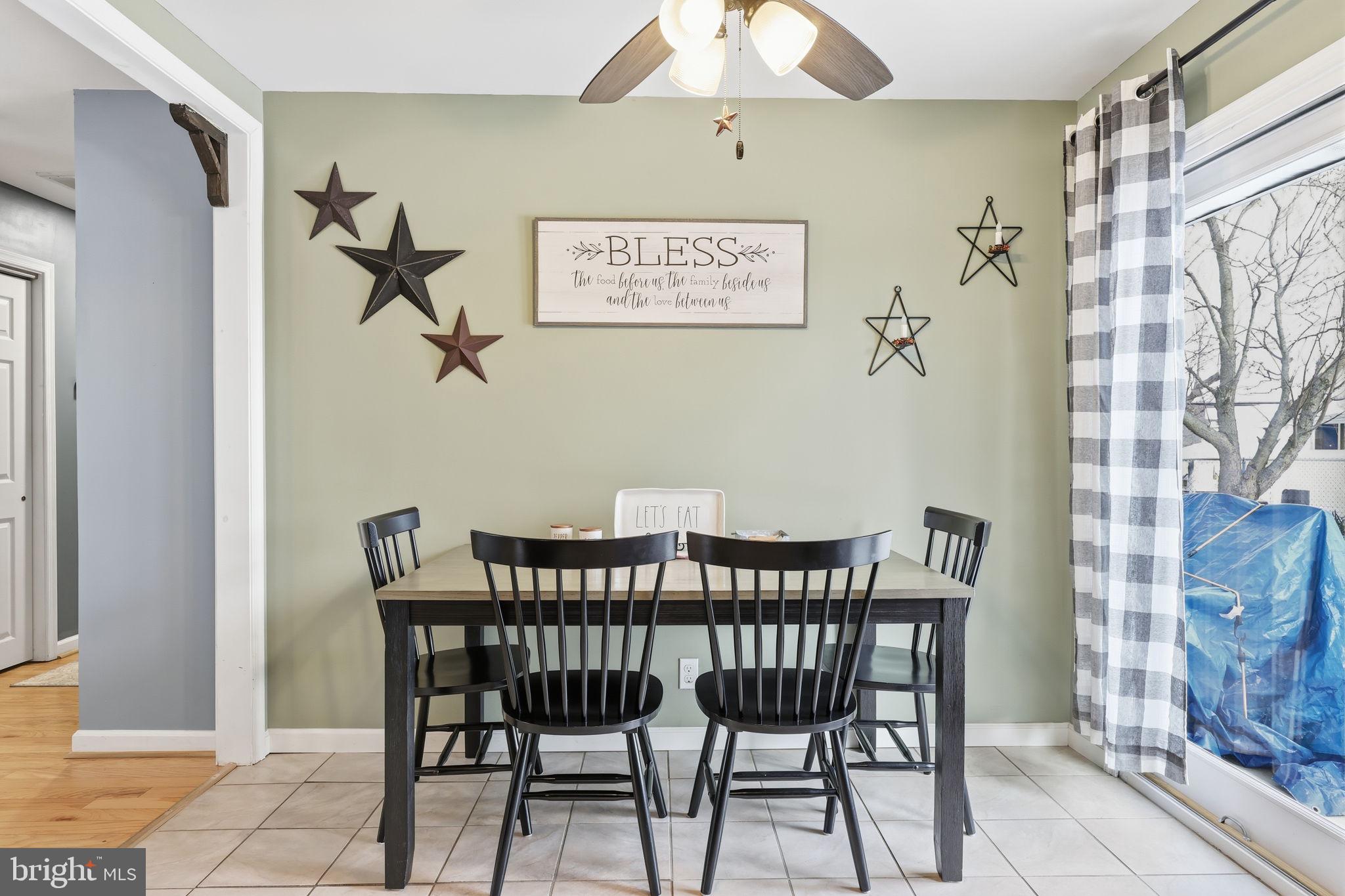 682 Trenton Road Fairless Hills, PA 19030 - Photo 11 of 27 Eat in Kitchen