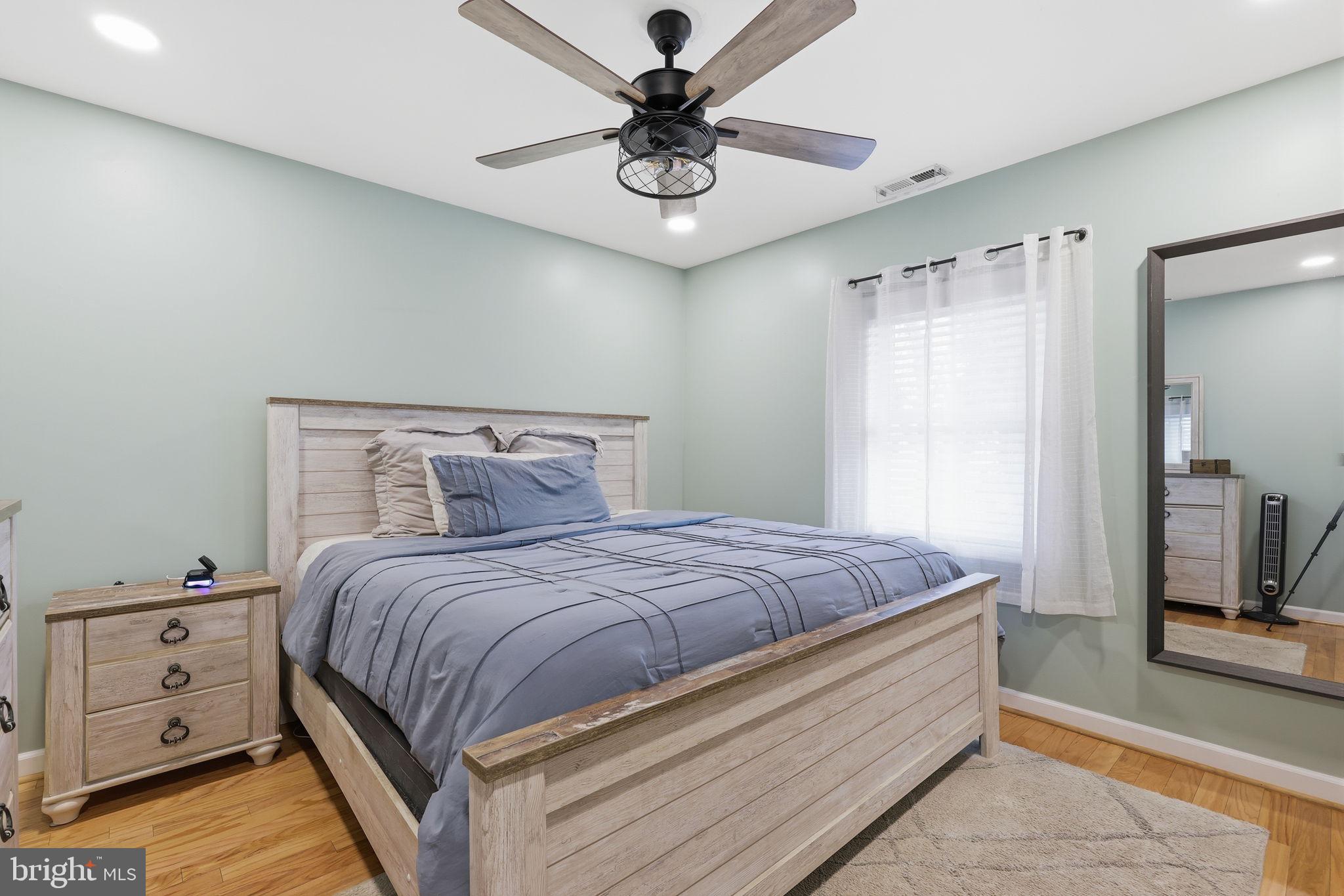 682 Trenton Road Fairless Hills, PA 19030 - Photo 16 of 27 Primary Bedroom