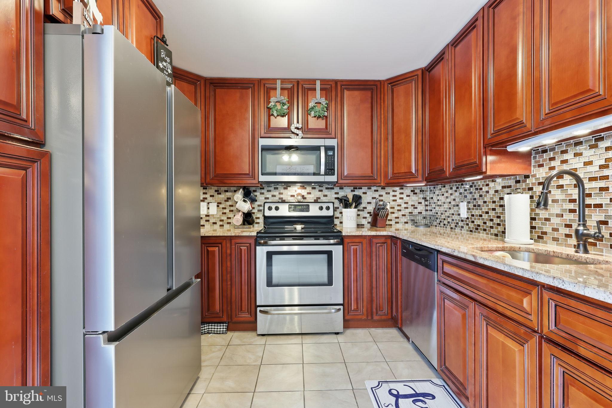 682 Trenton Road Fairless Hills, PA 19030 - Photo 7 of 27 Kitchen