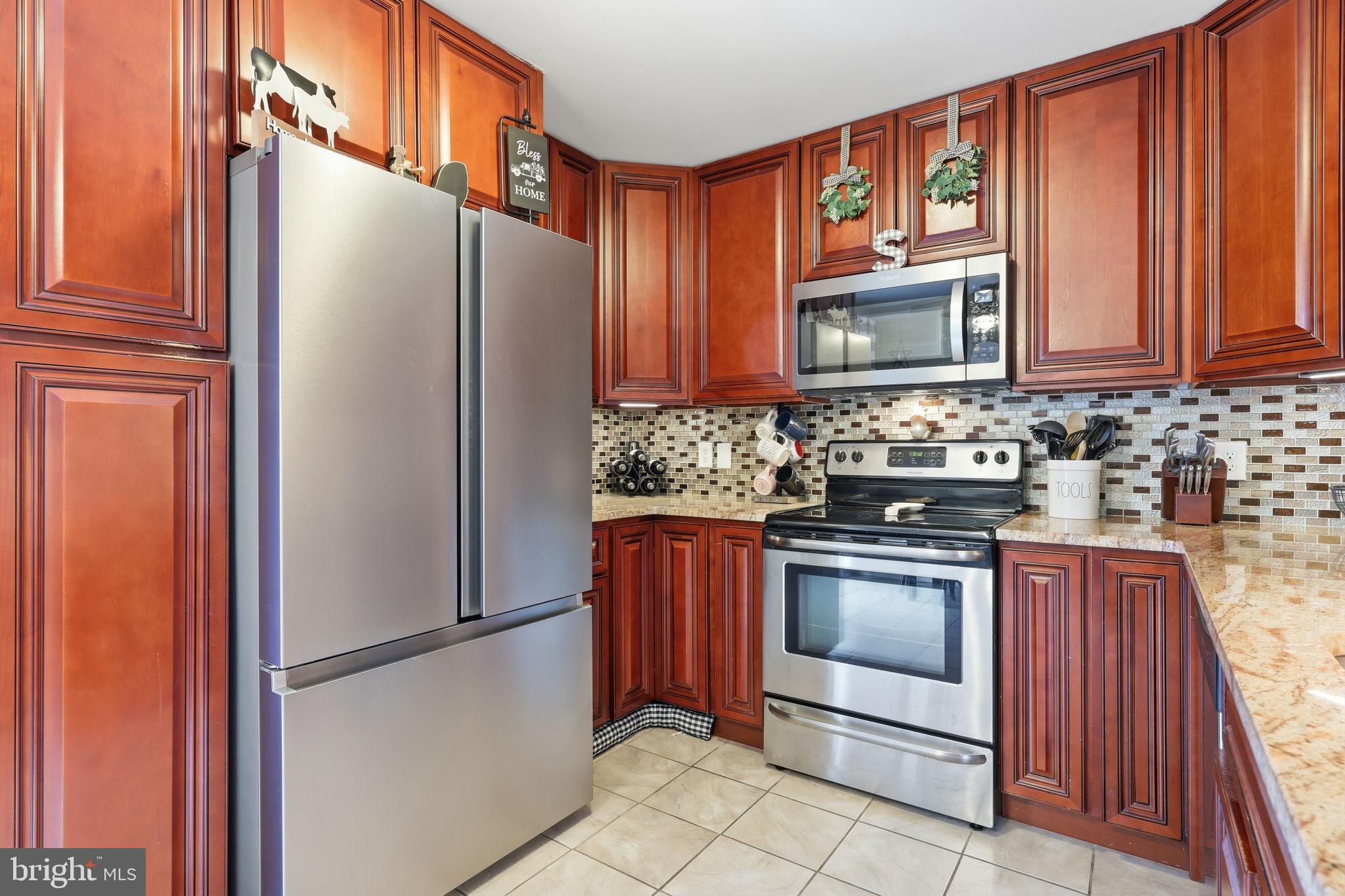 682 Trenton Road Fairless Hills, PA 19030 - Photo 8 of 27 Kitchen