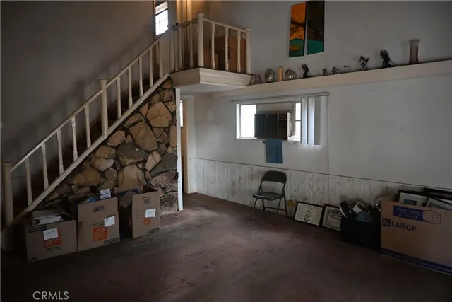 a view of an entryway with a