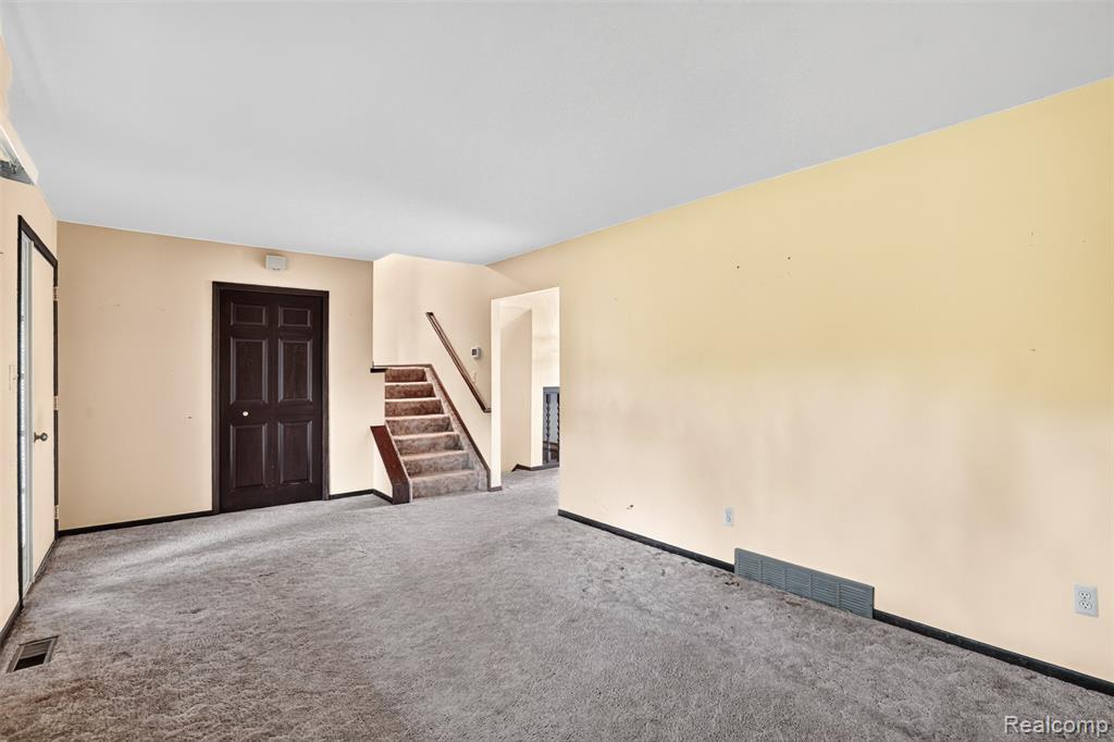 16955 English Road Manchester, MI 48158 - Photo 4 of 37 Gallery Image 4