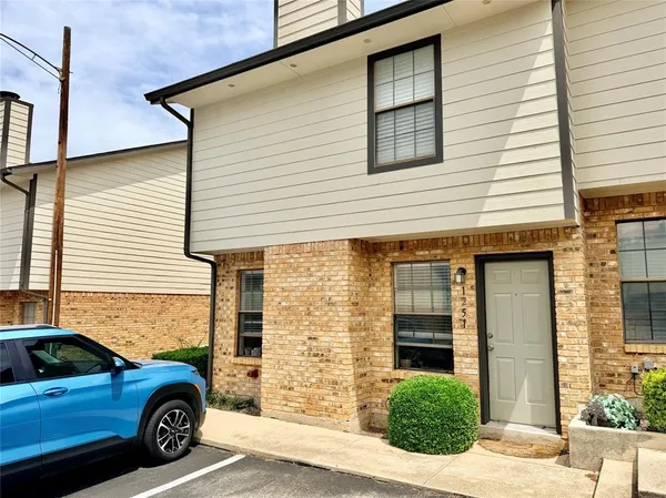 $1,700 | 1251 Dallas Drive, Denton, TX 76205