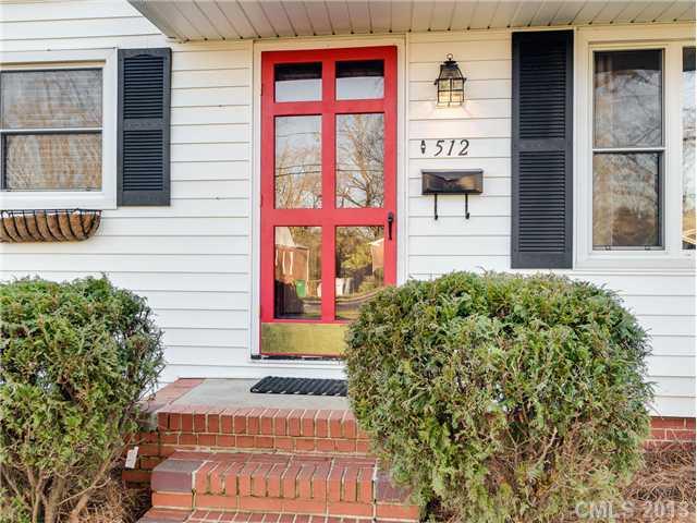 512 Hollis Road Charlotte, NC 28209 - Photo 2 of 15