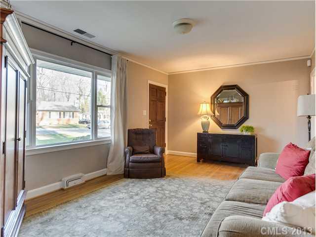 512 Hollis Road Charlotte, NC 28209 - Photo 3 of 15