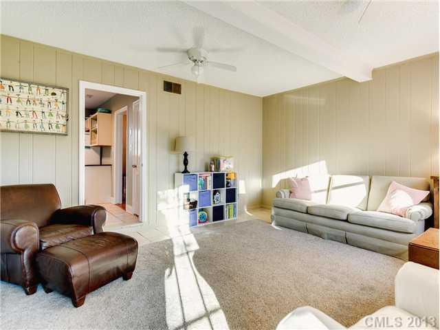 512 Hollis Road Charlotte, NC 28209 - Photo 8 of 15
