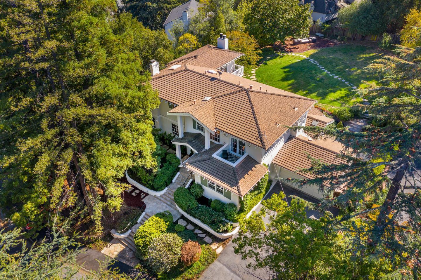 601 Chiltern Road Hillsborough, CA 94010 - Photo 2 of 55