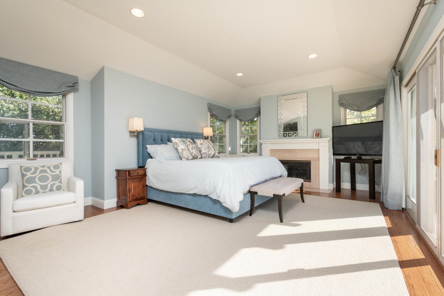 601 Chiltern Road Hillsborough, CA 94010 - Photo 31 of 55