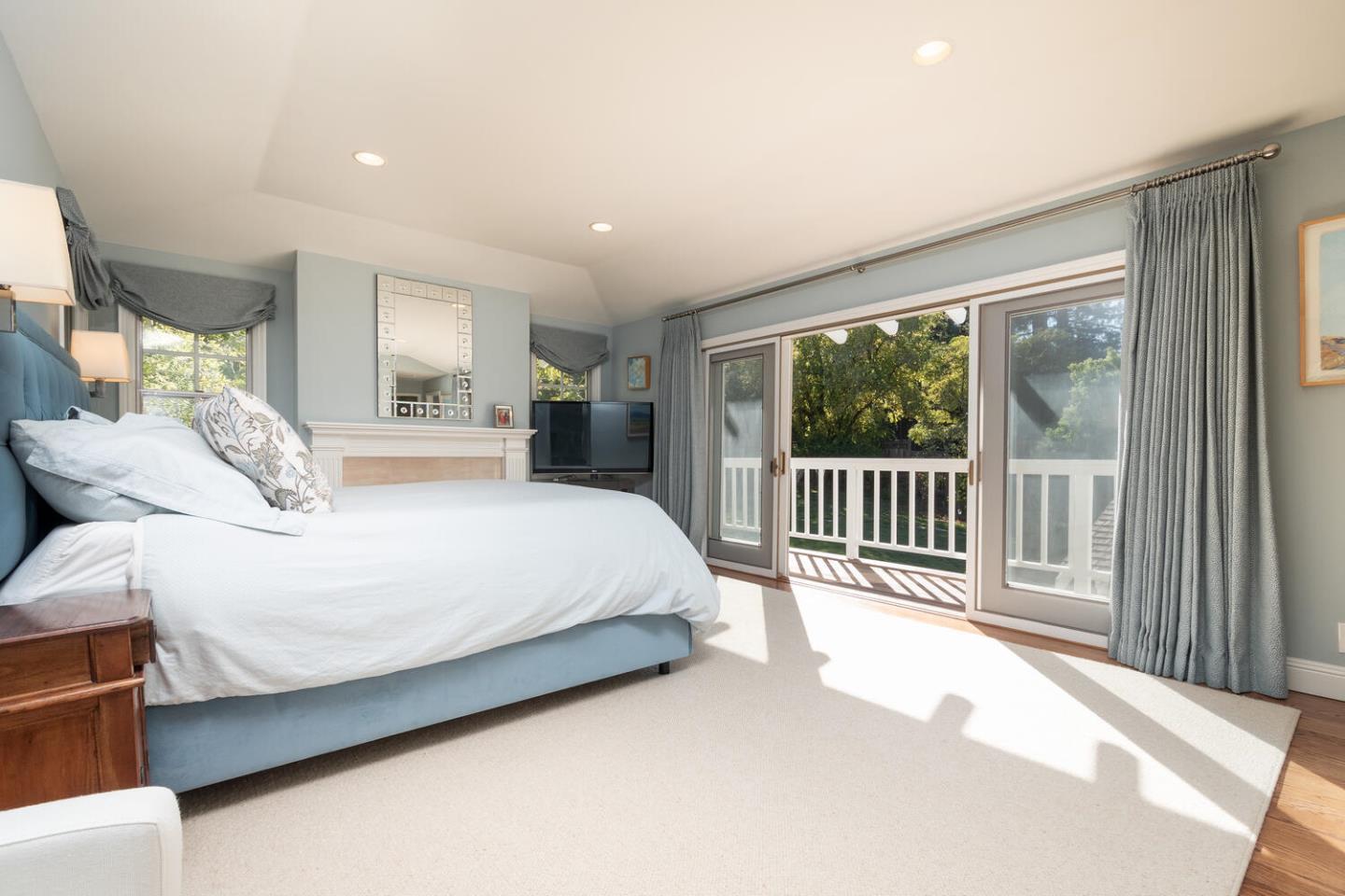 601 Chiltern Road Hillsborough, CA 94010 - Photo 32 of 55