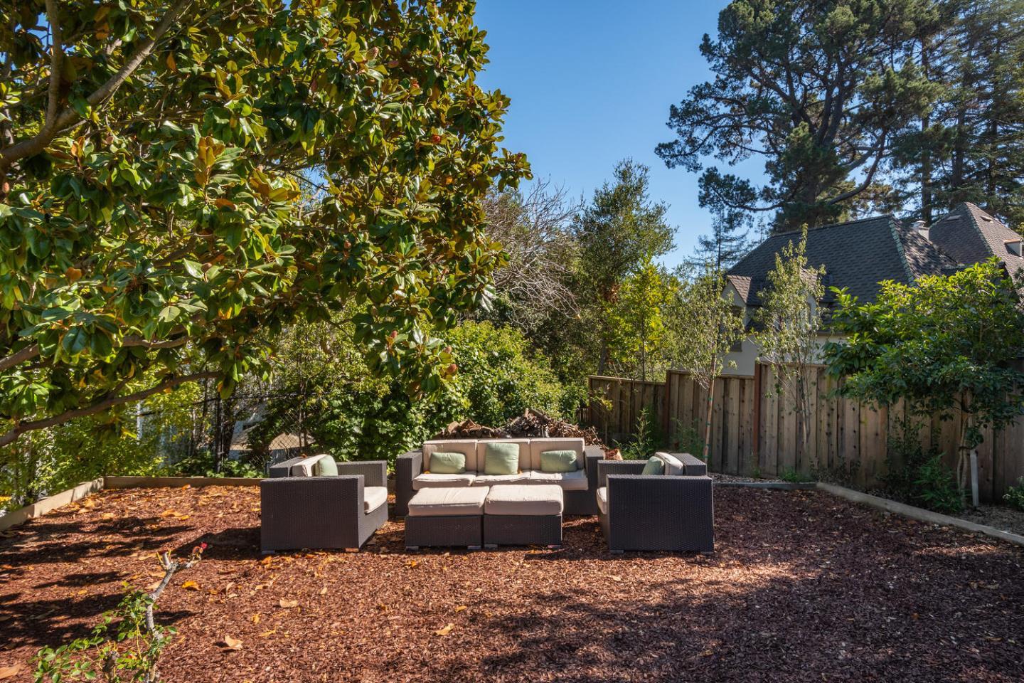 601 Chiltern Road Hillsborough, CA 94010 - Photo 45 of 55