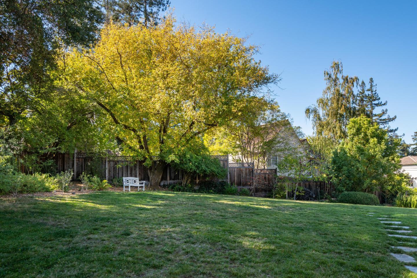 601 Chiltern Road Hillsborough, CA 94010 - Photo 47 of 55