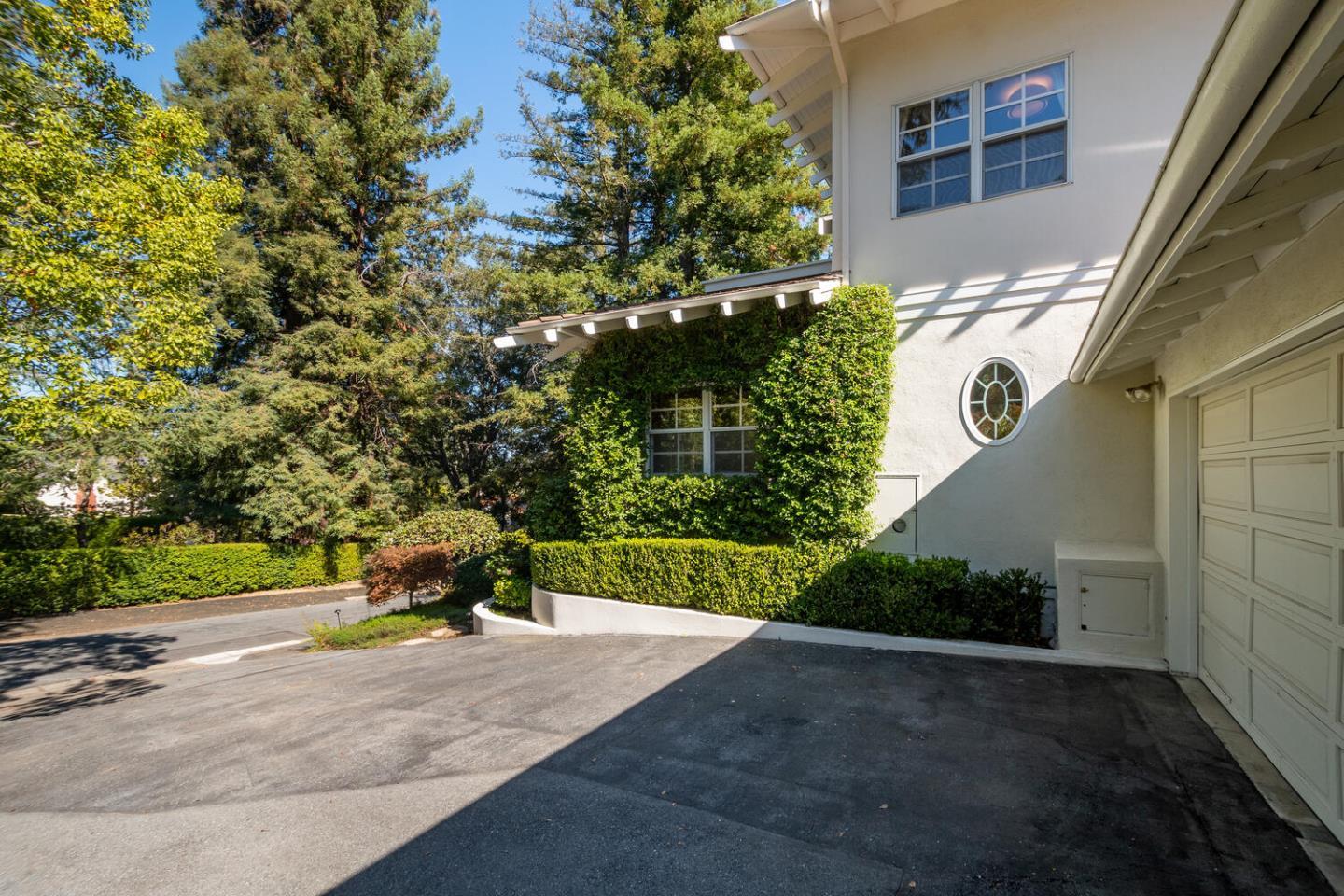 601 Chiltern Road Hillsborough, CA 94010 - Photo 48 of 55