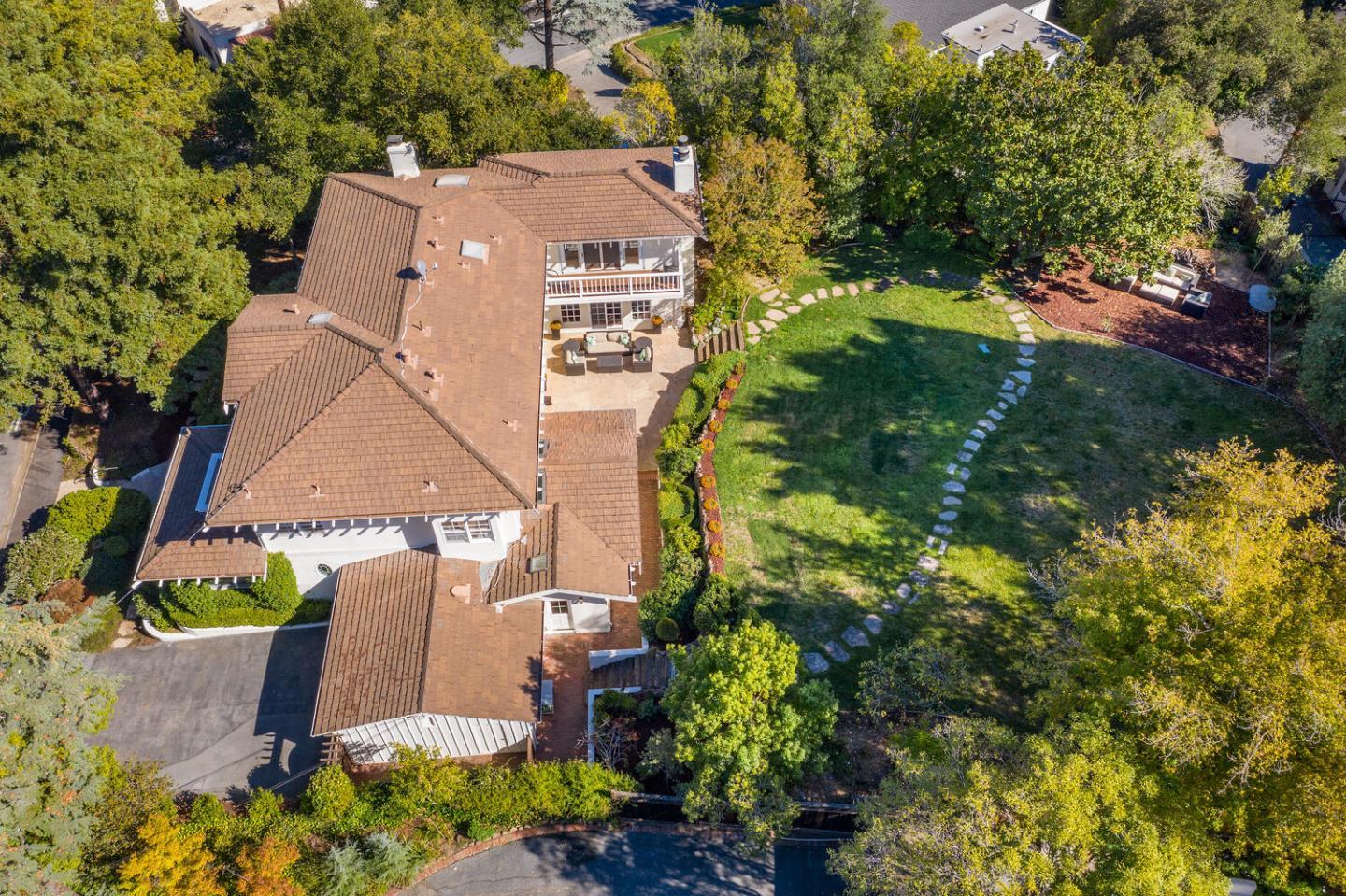 601 Chiltern Road Hillsborough, CA 94010 - Photo 50 of 55