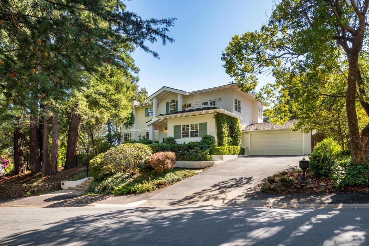 601 Chiltern Road Hillsborough, CA 94010 - Photo 7 of 55