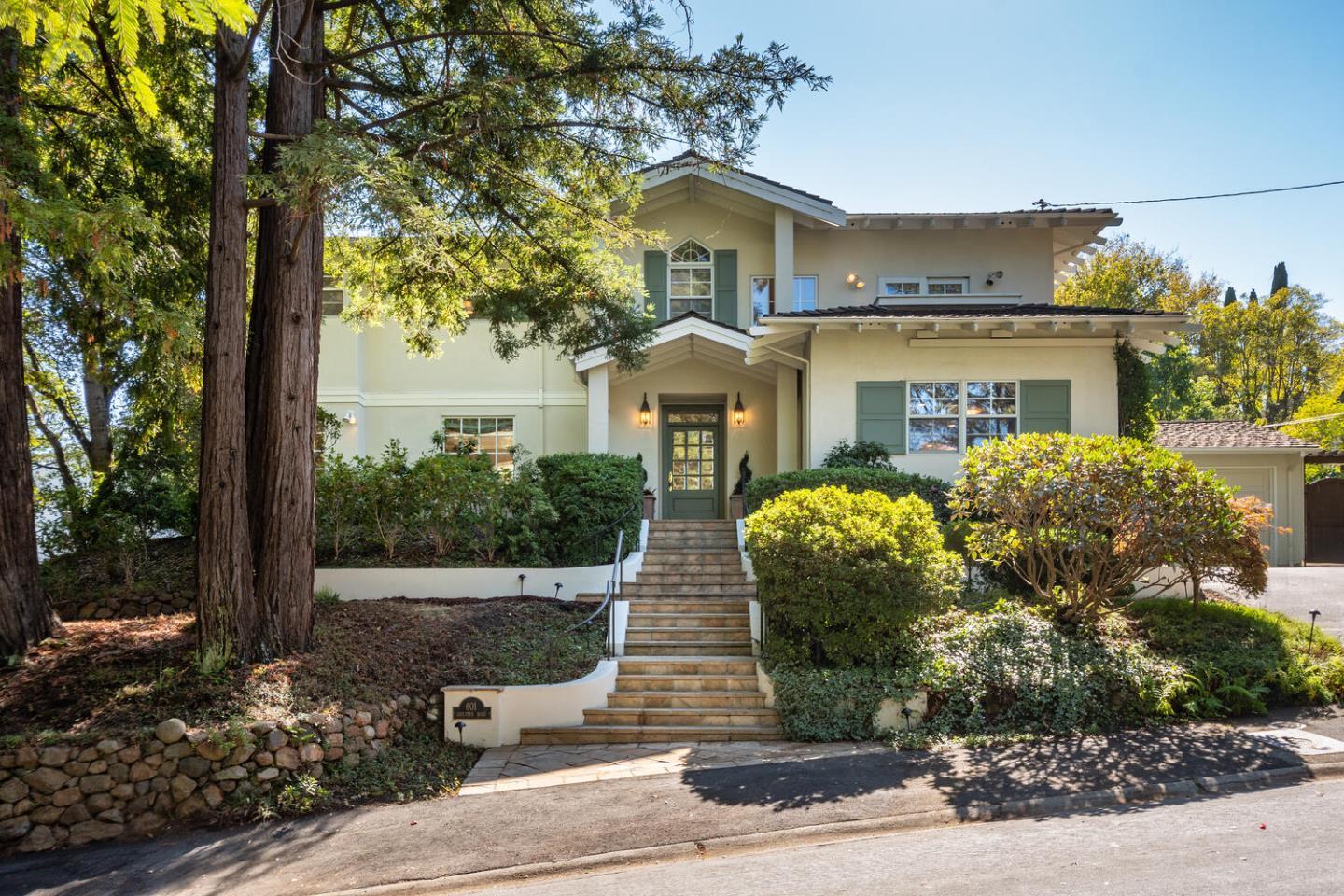 601 Chiltern Road Hillsborough, CA 94010 - Photo 8 of 55