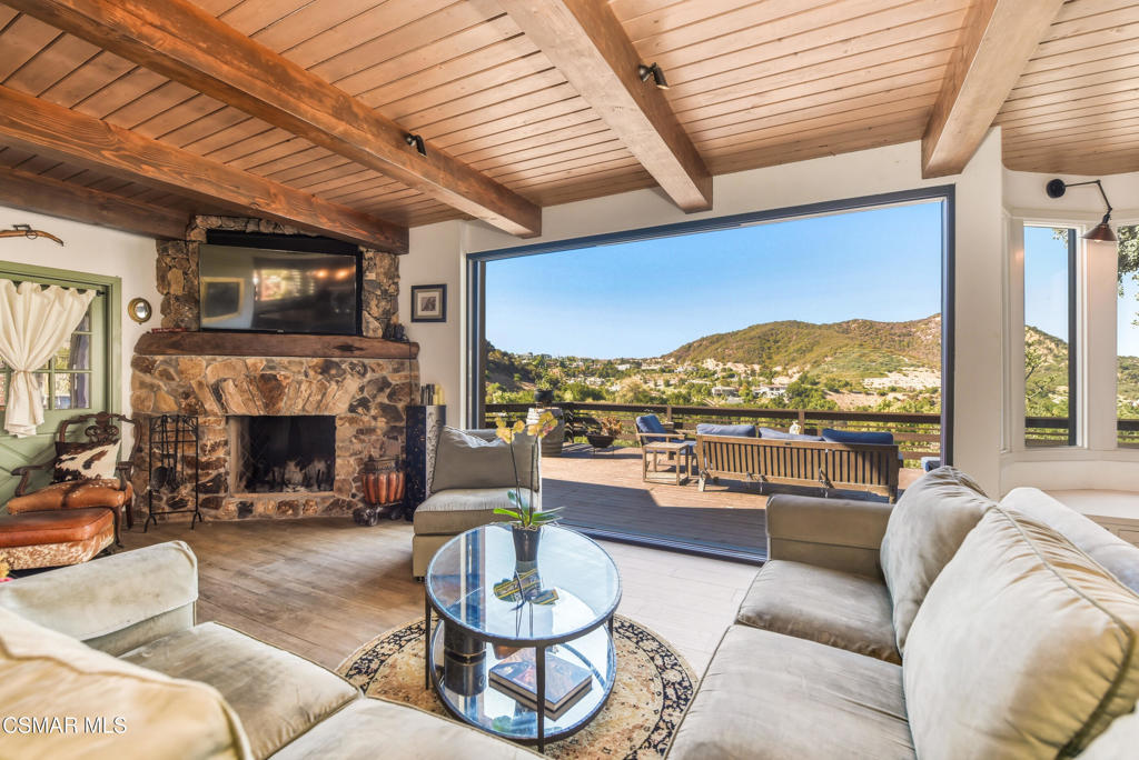 356 East Carlisle Road Thousand Oaks, CA 91361 - Photo 19 of 74
