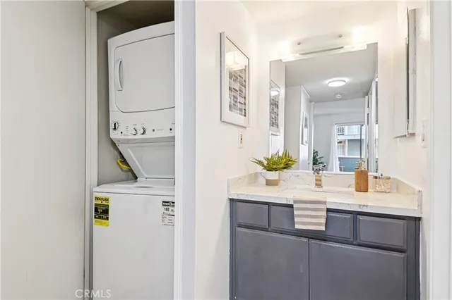 $399,000 | 628 Daisy Avenue, Unit 316, Long Beach, CA 90802