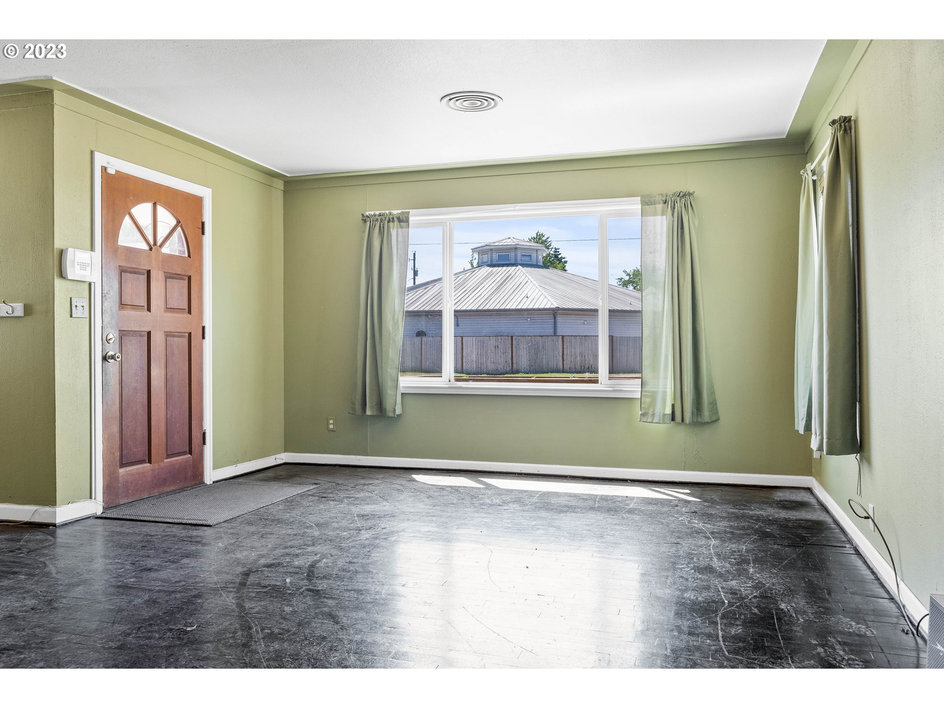 165 Airport Road Lebanon, OR 97355 - Photo 4 of 26 Gallery Image 4