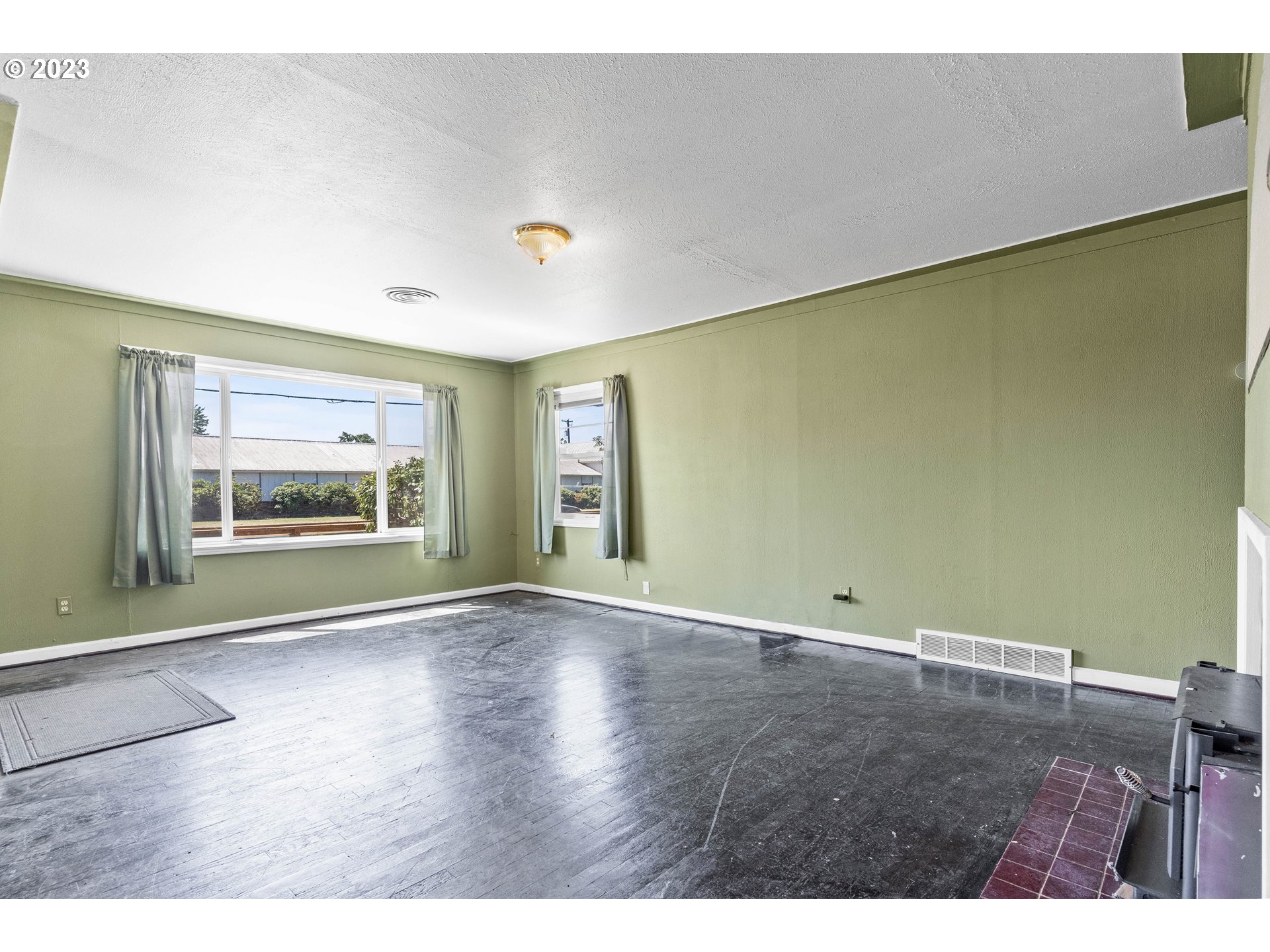 165 Airport Road Lebanon, OR 97355 - Photo 7 of 26 Gallery Image 7