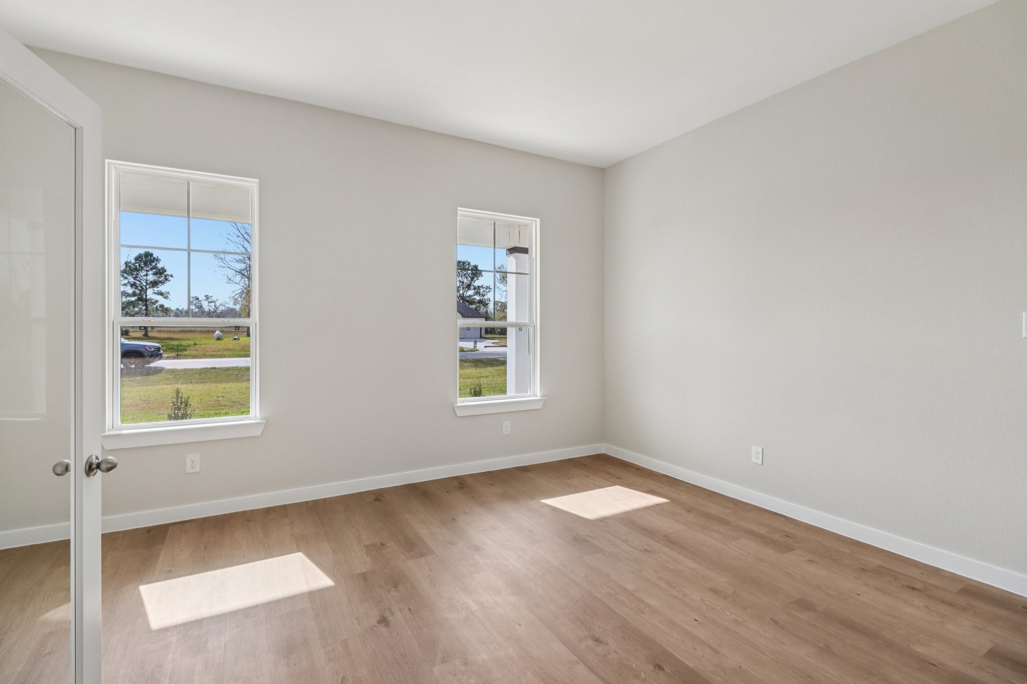13424 Maverick Trail Road Conroe, TX 77303 - Photo 13 of 35 an empty room with a window