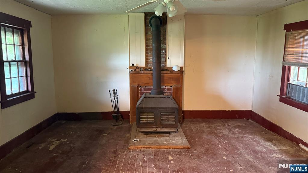 25 Coleman Hill Road Washington, NJ 07882 - Photo 14 of 18 an empty room with windows